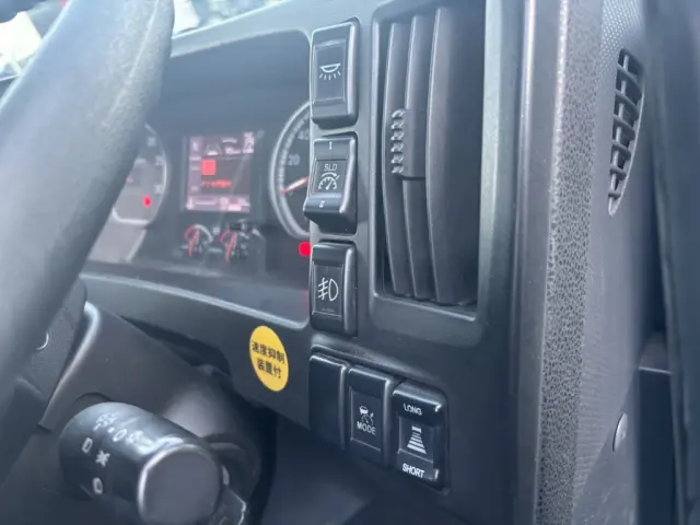 いすゞ ギガ QPG-CYM77BM(6x2)の写真36