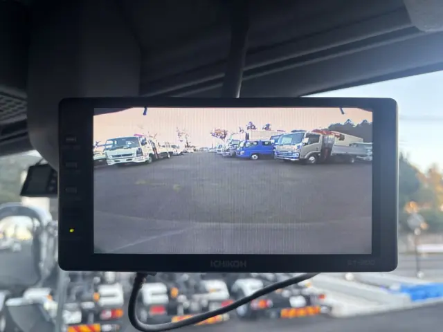 いすゞ ギガ QPG-CYM77BM(6x2)の写真40