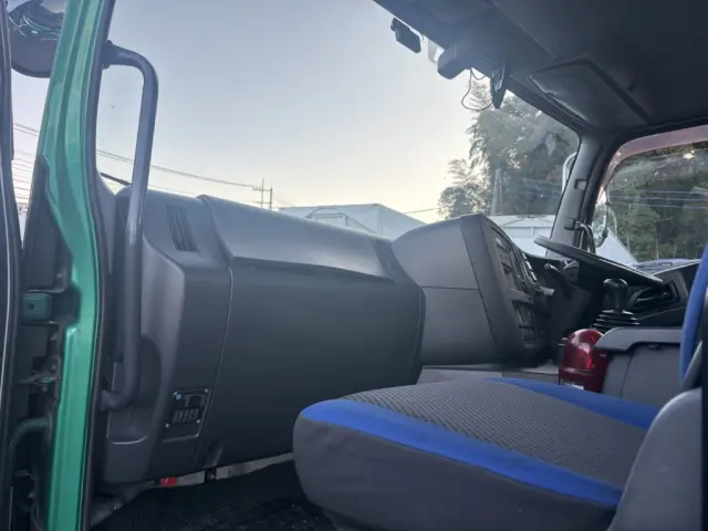 いすゞ ギガ QPG-CYM77BM(6x2)の写真42