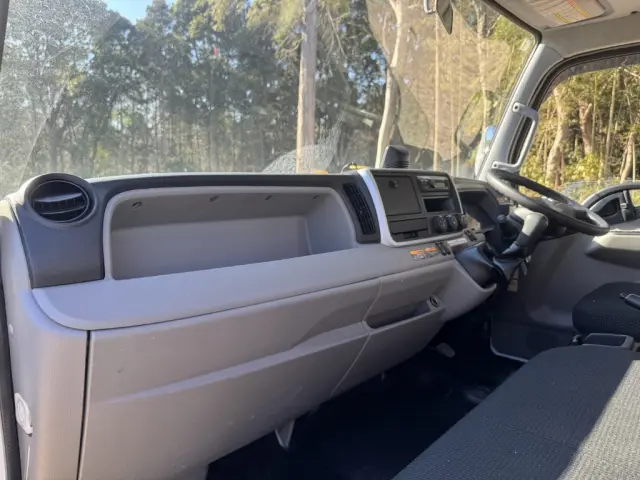 三菱 キャンター 2PG-FEB80(2WD)の写真36