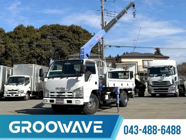 いすゞ エルフ BKG-NKR85AR(2WD)の写真1