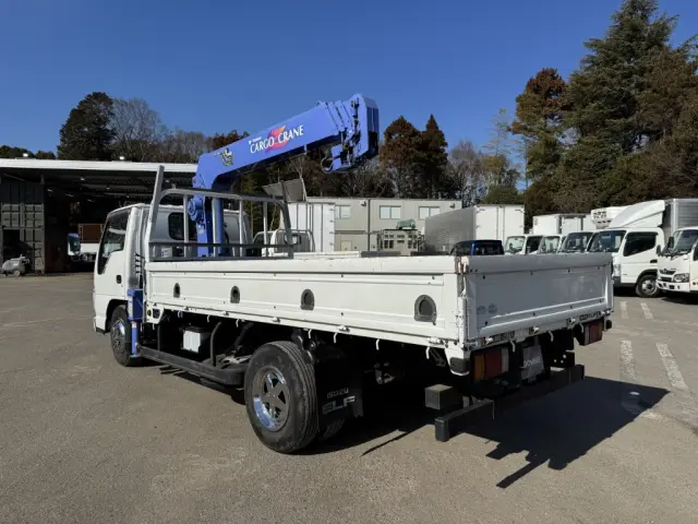 いすゞ エルフ BKG-NKR85AR(2WD)の写真4