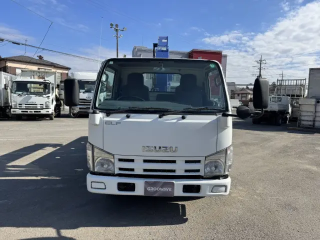 いすゞ エルフ BKG-NKR85AR(2WD)の写真5