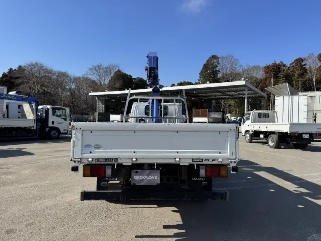 いすゞ エルフ BKG-NKR85AR(2WD)の写真6