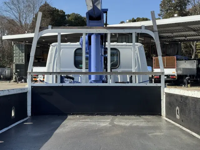 いすゞ エルフ BKG-NKR85AR(2WD)の写真11