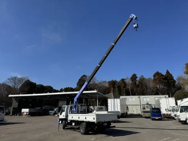 いすゞ エルフ BKG-NKR85AR(2WD)の写真13