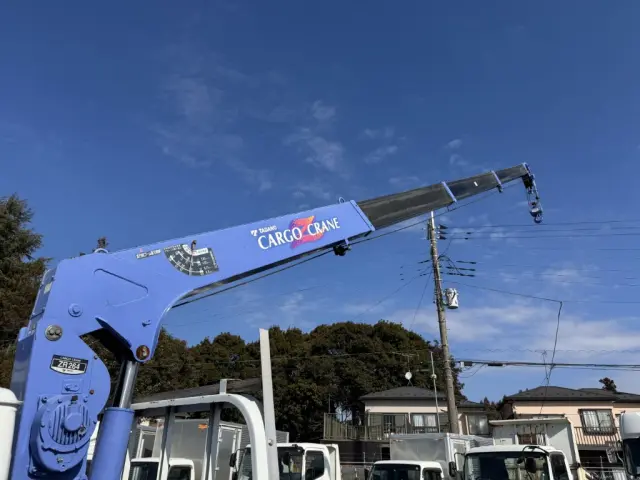 いすゞ エルフ BKG-NKR85AR(2WD)の写真14