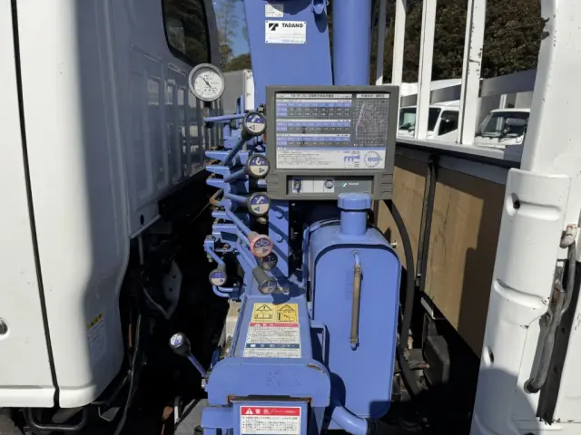 いすゞ エルフ BKG-NKR85AR(2WD)の写真19