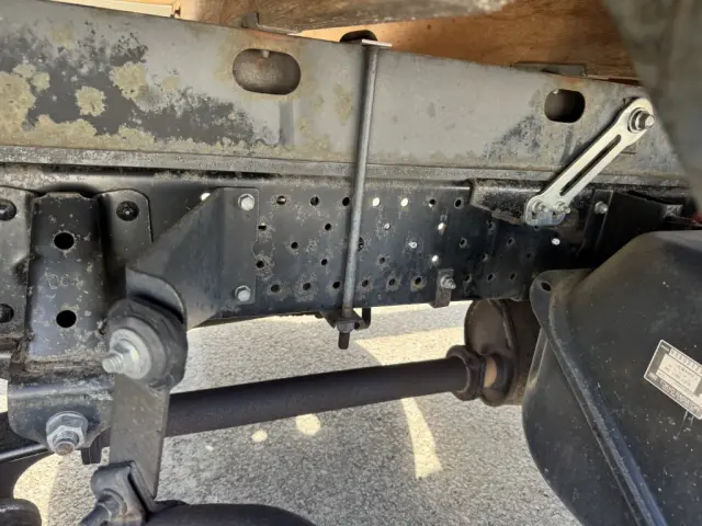 いすゞ エルフ BKG-NKR85AR(2WD)の写真22