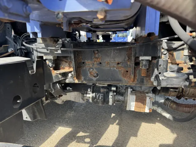 いすゞ エルフ BKG-NKR85AR(2WD)の写真23