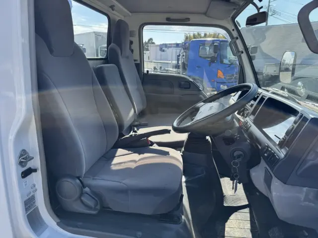 いすゞ エルフ BKG-NKR85AR(2WD)の写真28