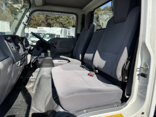 いすゞ エルフ BKG-NKR85AR(2WD)の写真36