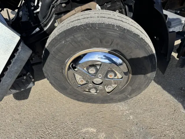 いすゞ エルフ BKG-NKR85AR(2WD)の写真42