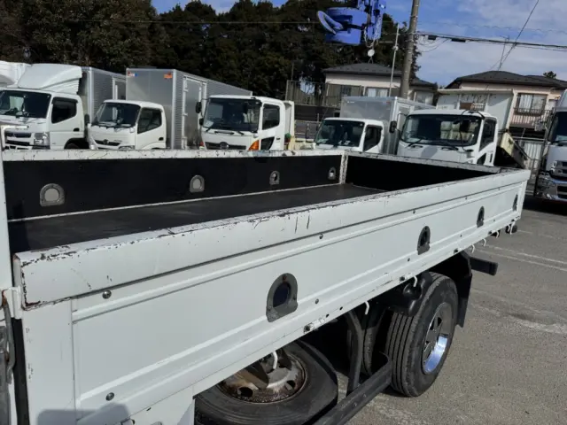 いすゞ エルフ BKG-NKR85AR(2WD)の写真50