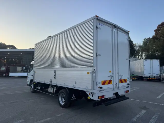 三菱 キャンター 2PG-FEB90(2WD)の写真4