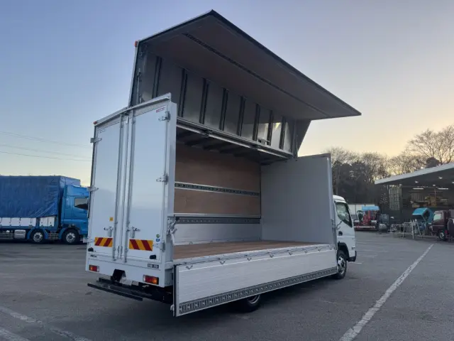 三菱 キャンター 2PG-FEB90(2WD)の写真15