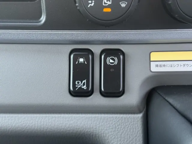 三菱 キャンター 2PG-FEB90(2WD)の写真32