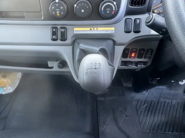 三菱 キャンター 2PG-FEB90(2WD)の写真33