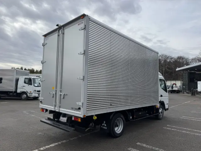 お客様のご状況・ご要望をお伺いした上で、ナンバー登録や輸送料、車検整備やバッテリー・タイヤ交換といった各種オプションを含めた、最終的なお見積り金額をお伝えします。|三菱 キャンター 2RG-FEB50(2WD)の写真5