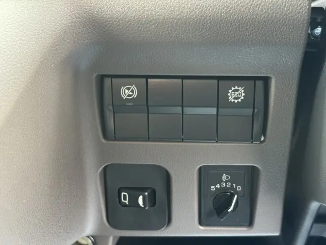 三菱 キャンター 2RG-FEB50(2WD)の写真31