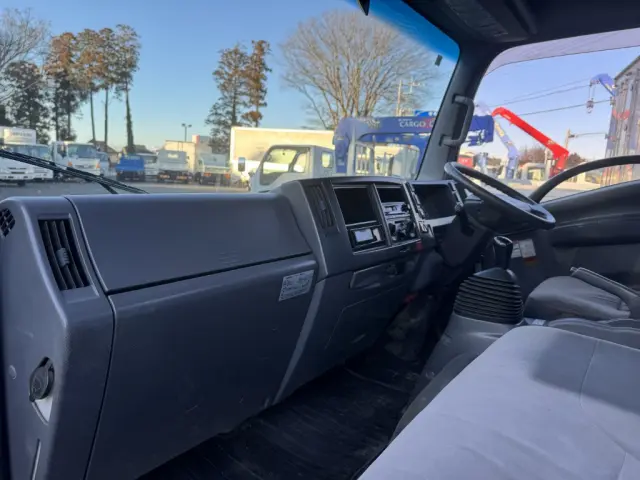 いすゞ エルフ TKG-NPR85AR(2WD)の写真39