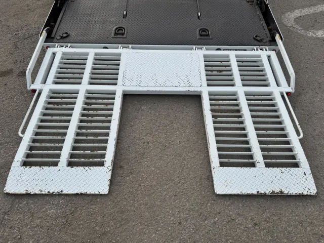 三菱 キャンター 2PG-FEB80(2WD)の写真11