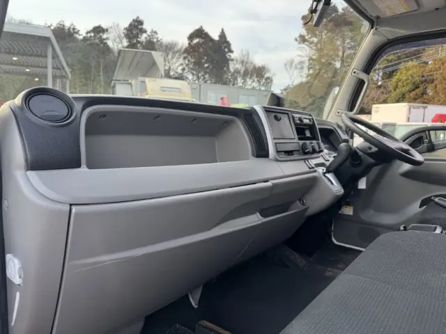 三菱 キャンター 2PG-FEB80(2WD)の写真38