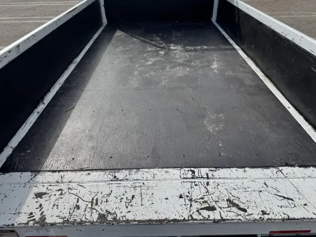 いすゞ エルフ 2RG-NJR88A(2WD)の写真12