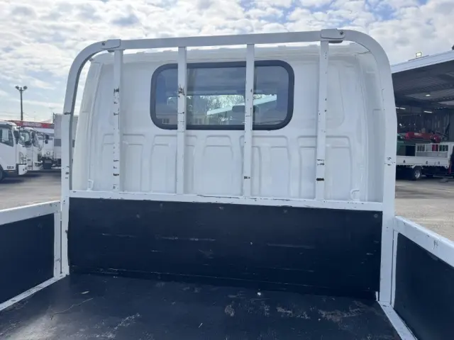 いすゞ エルフ 2RG-NJR88A(2WD)の写真13