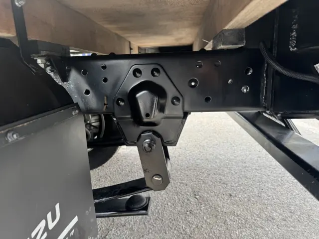 いすゞ エルフ 2RG-NJR88A(2WD)の写真15