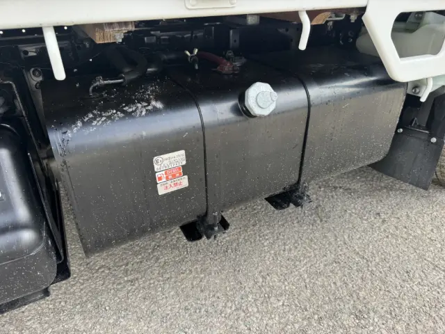 いすゞ エルフ 2RG-NJR88A(2WD)の写真21