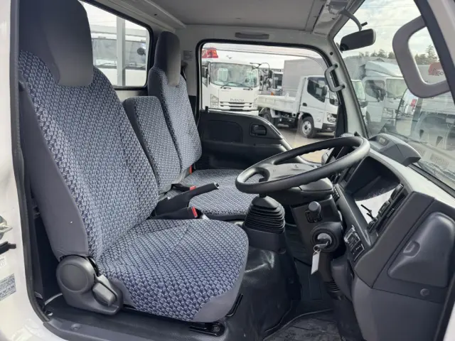 いすゞ エルフ 2RG-NJR88A(2WD)の写真22