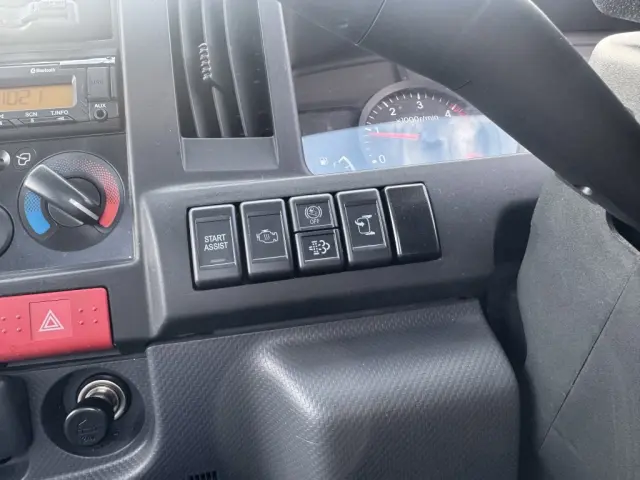 いすゞ エルフ 2RG-NJR88A(2WD)の写真25