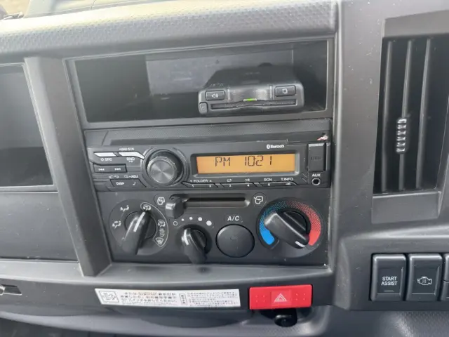 いすゞ エルフ 2RG-NJR88A(2WD)の写真26