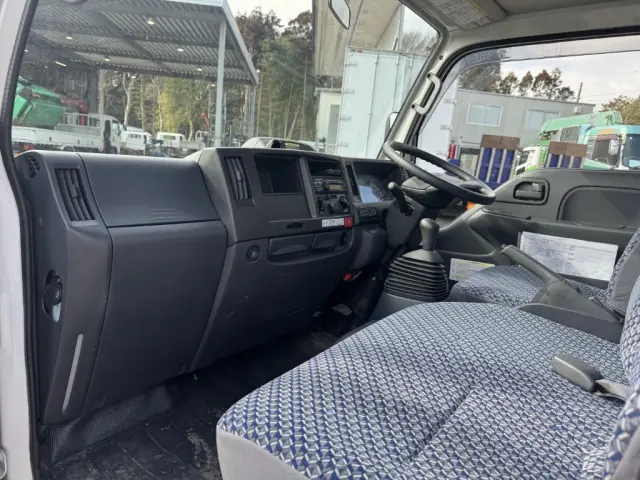 いすゞ エルフ 2RG-NJR88A(2WD)の写真28