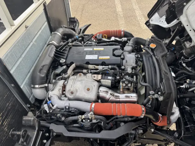 いすゞ エルフ 2RG-NJR88A(2WD)の写真32