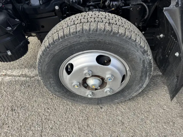 いすゞ エルフ 2RG-NJR88A(2WD)の写真34