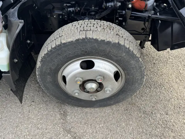 いすゞ エルフ 2RG-NJR88A(2WD)の写真35