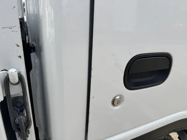 いすゞ エルフ 2RG-NJR88A(2WD)の写真39