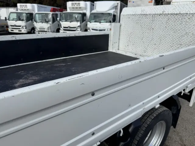 いすゞ エルフ 2RG-NJR88A(2WD)の写真42