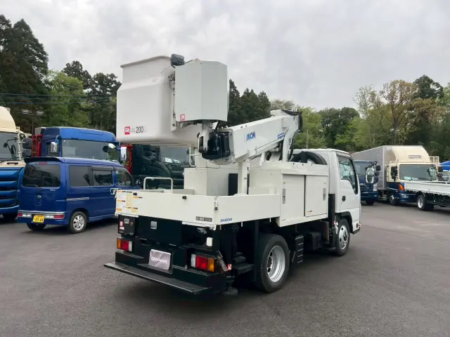 いすゞ エルフ TPG-NKS85AN(4WD)の写真3