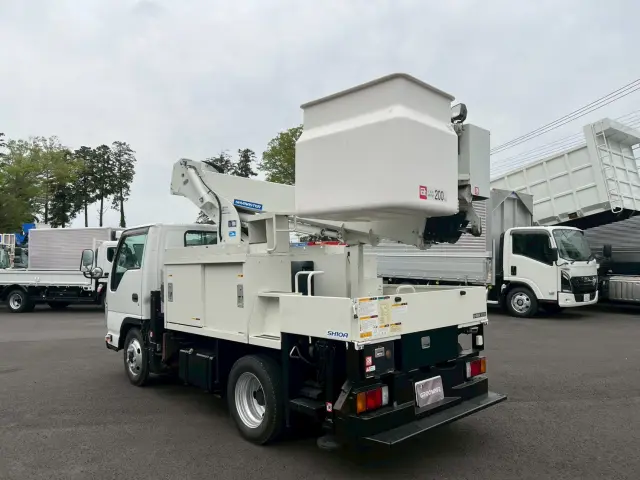 いすゞ エルフ TPG-NKS85AN(4WD)の写真4