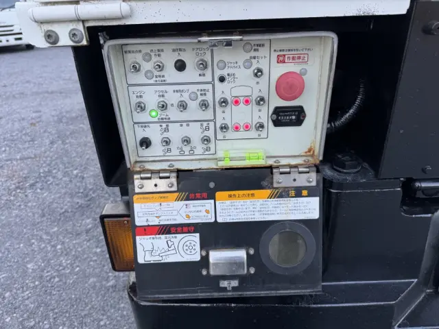 いすゞ エルフ TPG-NKS85AN(4WD)の写真12
