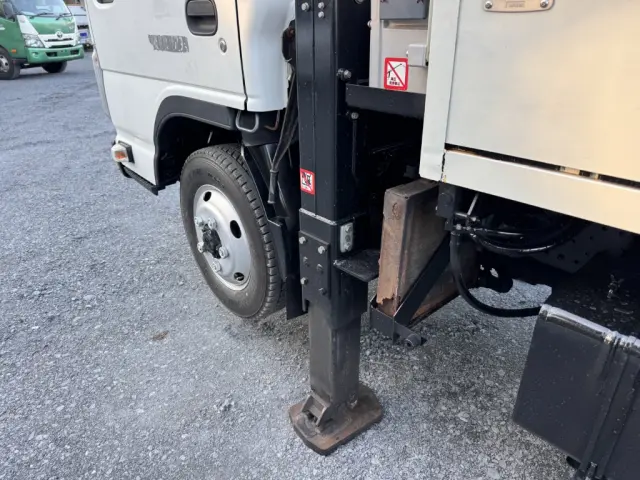 いすゞ エルフ TPG-NKS85AN(4WD)の写真20