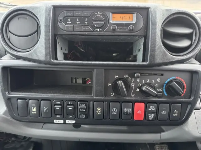 日野 デュトロ TKG-XZU652M(2WD)の写真32