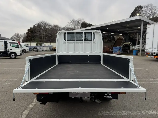 三菱 キャンター 2RG-FBA20(2WD)の写真9