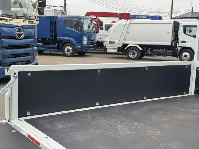 三菱 キャンター 2RG-FBA20(2WD)の写真10