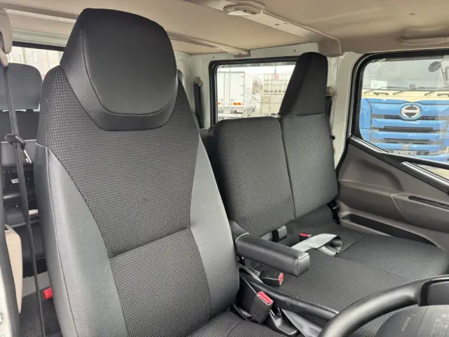 三菱 キャンター 2RG-FBA20(2WD)の写真21