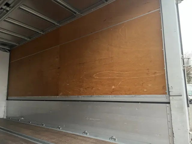 三菱 キャンター TKG-FEA80(2WD)の写真11