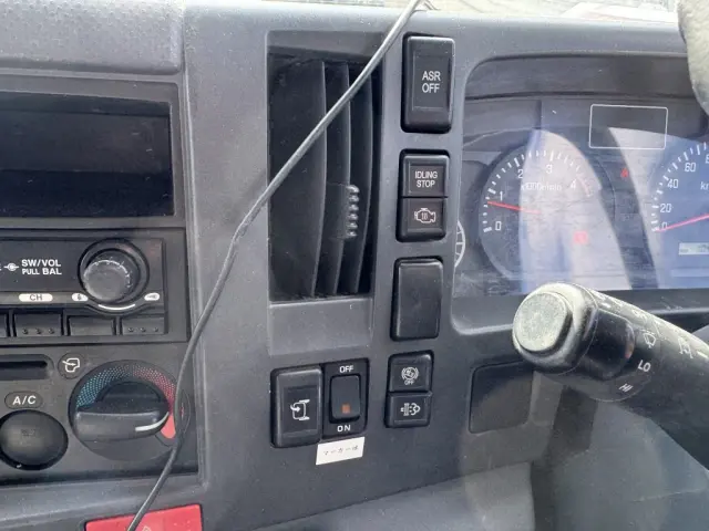 いすゞ エルフ SKG-NPR85YN(2WD)の写真40